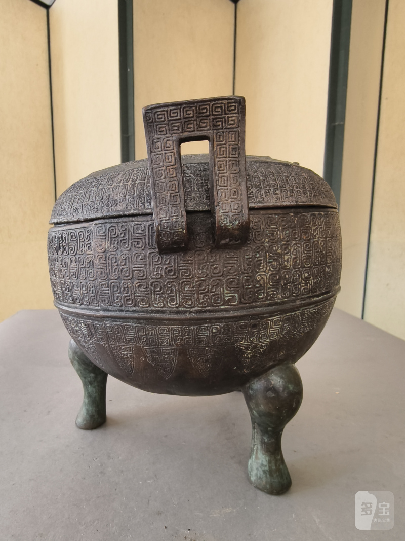 Three-legged bronze food vessel "ding" type - 图20